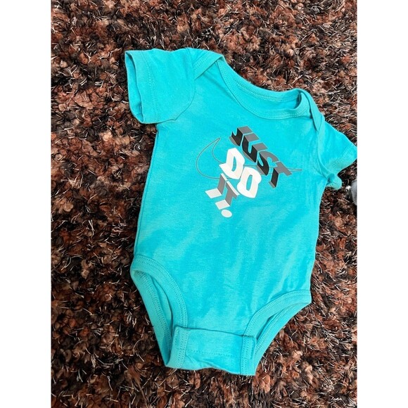 Nike Baby Onesie Set in Washed Teal 3 Pack 3M 3 Months - Picture 4 of 8